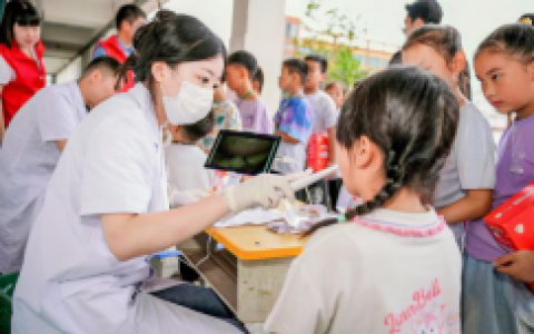 守护灿烂笑容！“关爱小乳牙科学防龋” 公益行动落地洛阳