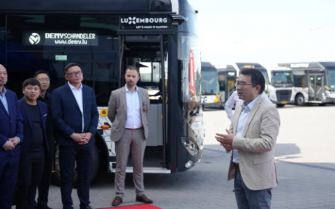 苏州金龙欧洲首个配件中心揭牌！中国驻卢森堡大使华宁出席