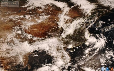 中国气象局提升重大气象灾害（台风、暴雨）三级应急响应