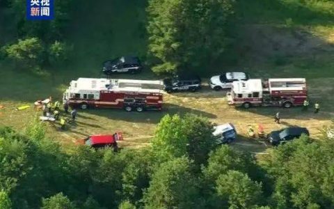 美国一飞机失事，造成至少15人受伤