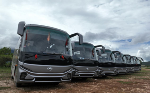 高原旅行舒适“升舱”！苏州金龙海格V9重新定义雪山出行