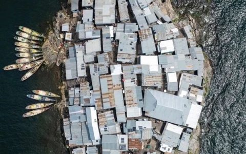世界上最拥挤岛屿：半个足球场大 却住着1000多人