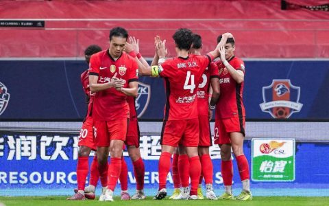 中超-莱昂纳多梅开二度 上海海港险胜武汉三镇