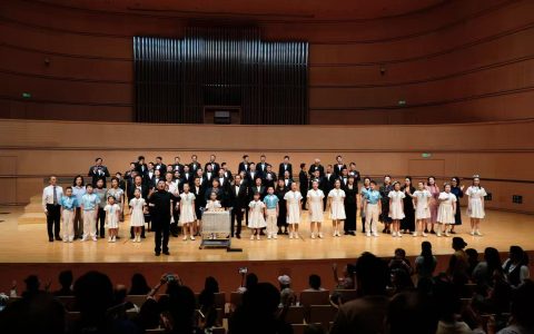 爱乐男声合唱团在南宁同台儿童合唱团共筑音乐盛宴