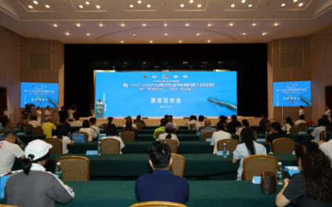 金标“西马” 畅跑西昌 11月1日四川银行2025西昌邛海湿地马拉松18000人热力开跑