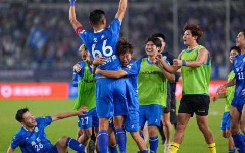 “苏超”决出四强：南通队、南京队、无锡队和泰州队晋级