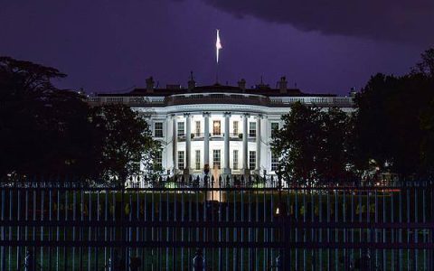 近7年来首次 美国联邦政府正式“关门”