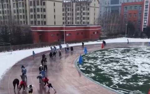 依托冰雪优势开展特色体育活动 学生在运动中享受冬季乐趣