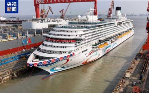 我国第二艘国产大型邮轮！爱达·花城号正式出坞