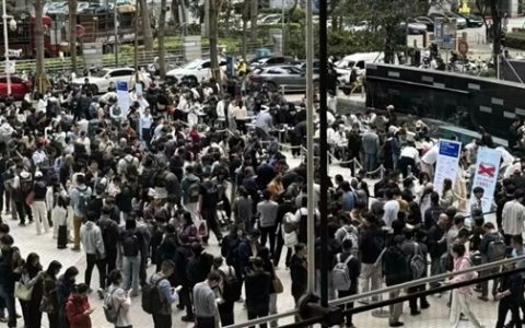 鹅厂门口爆满了！腾讯工程师在总部楼下免费安装OpenClaw