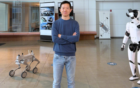 贾跃亭晒喜讯：儿子圆梦斯坦福大学研究生 为他骄傲