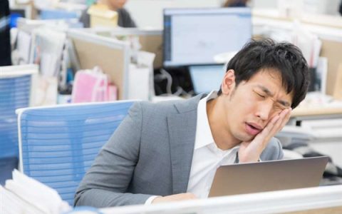 董明珠：反对无效加班 企业也不该利用年轻人情绪营销