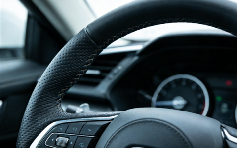 “转弯让直行”成致富密码！女子碰瓷30多起获利1万多元 最终被抓