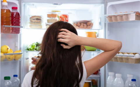 35岁孕妇吃冰箱剩菜后去世：刚过完35岁生日