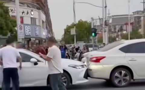 顶车救人女护士获东风日产赠车 当事人：将拍卖捐出